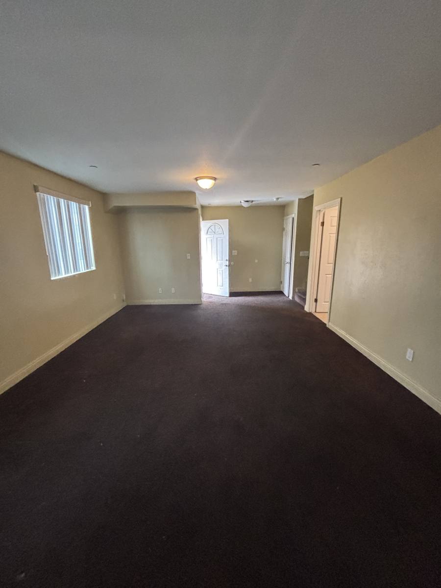Townhouse for rent at 616 E 84th Place #616, Los Angeles, CA 90001