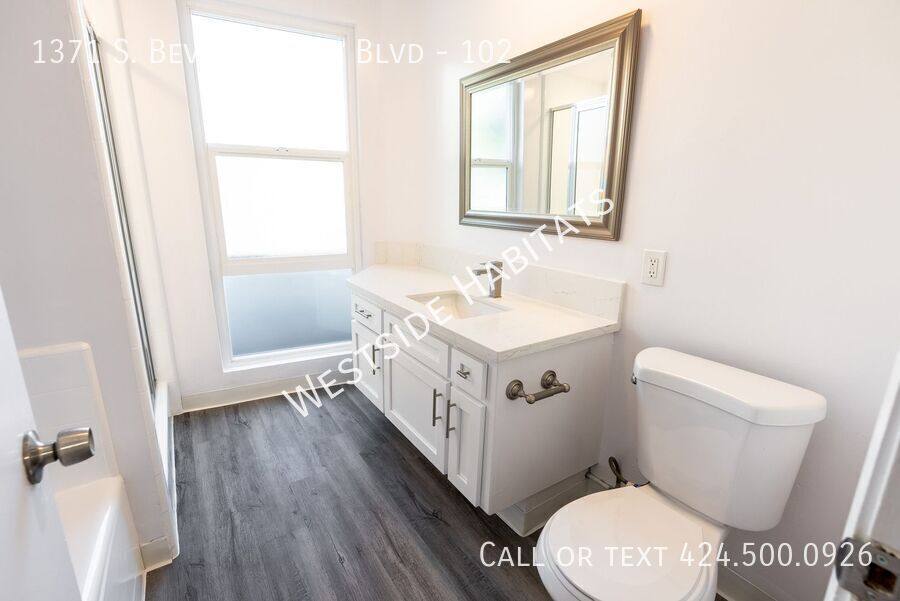 Apartment for rent at 1371 S Beverly Glen Blvd #102, Los Angeles, CA 90024