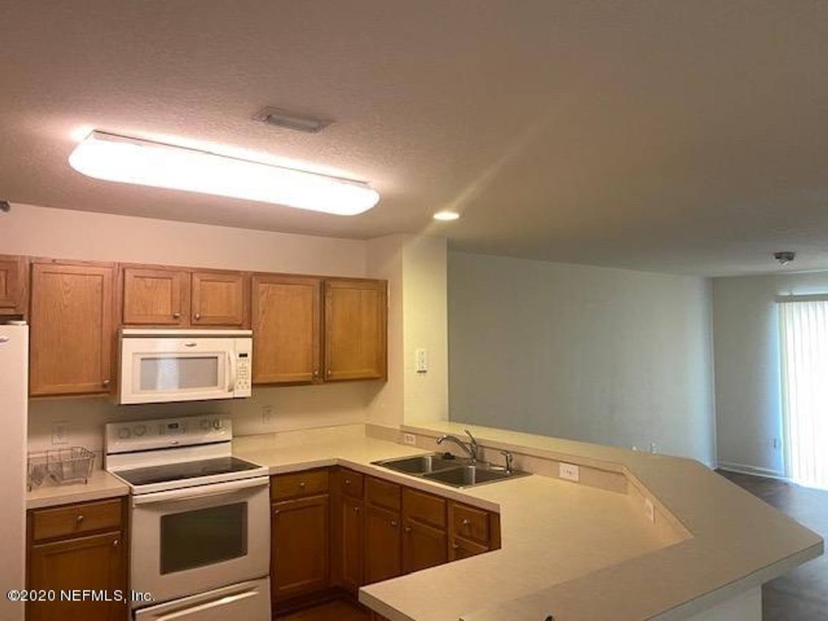 Condo for rent at 8550 Argyle Business Loop #1702, Jacksonville, FL 32244
