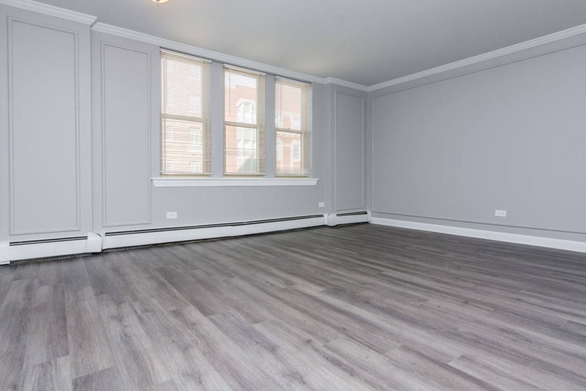 Apartment for rent at 7147 S Jeffery Blvd, Chicago, IL 60649