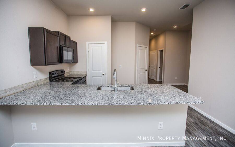 Townhouse for rent at 1639 133rd St #B, Lubbock, TX 79423