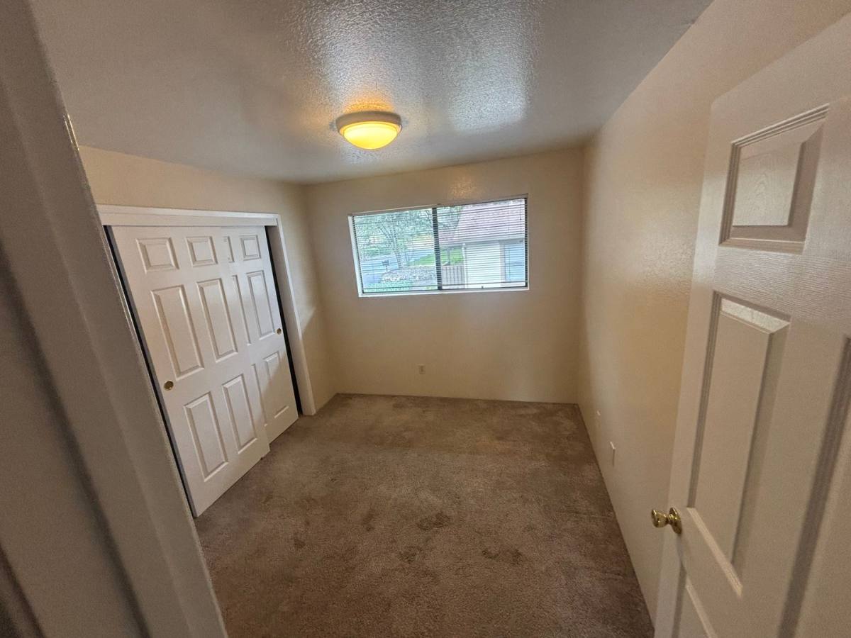 Apartment for rent at 190 Hoffman Ave, Auburn, CA 95603
