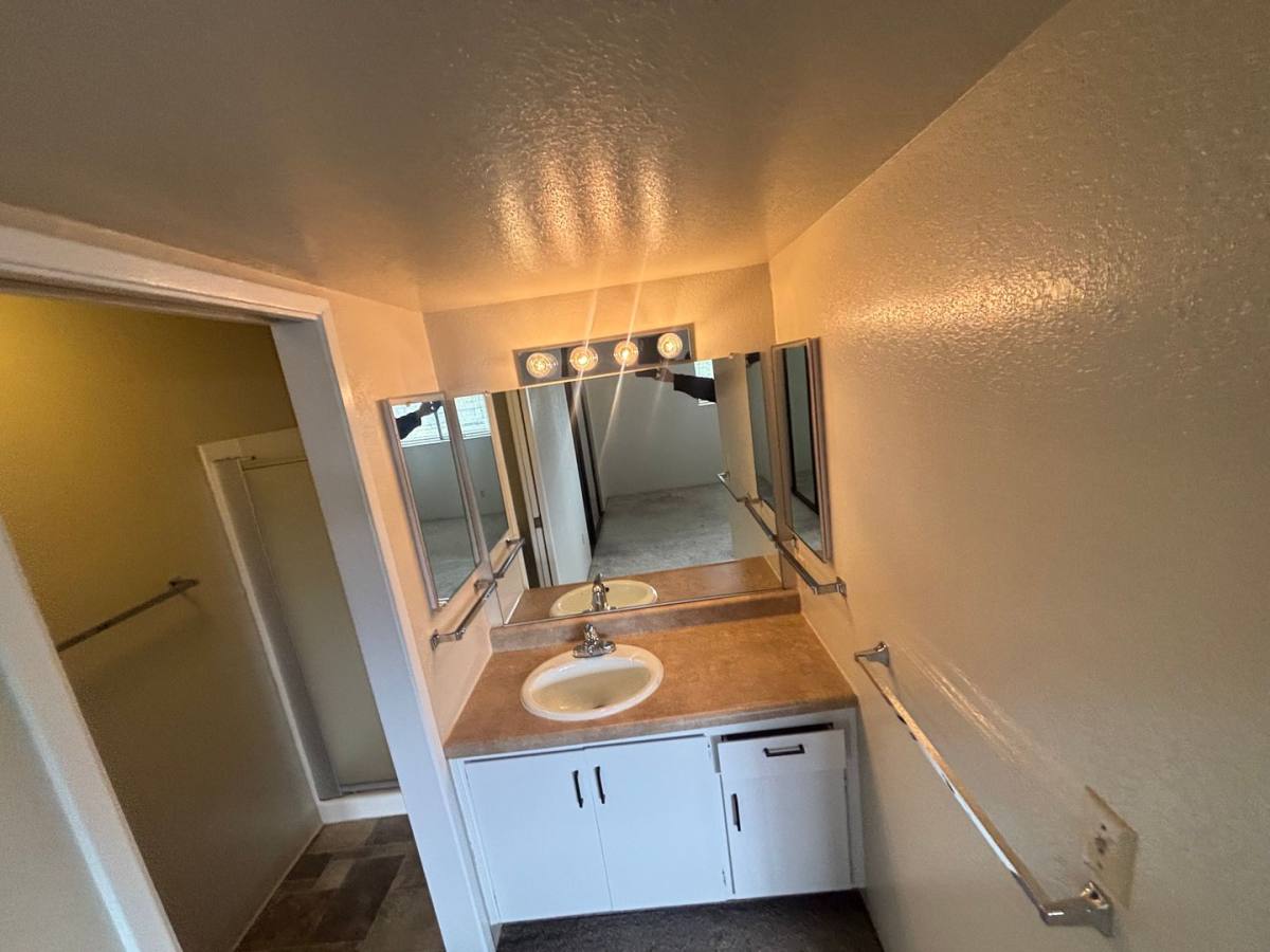 Apartment for rent at 190 Hoffman Ave, Auburn, CA 95603