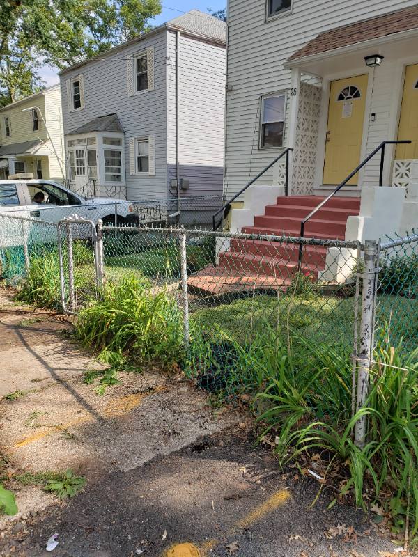 Townhouse for rent at 25 1 2 Evergreen Ave, Newark, NJ 07114