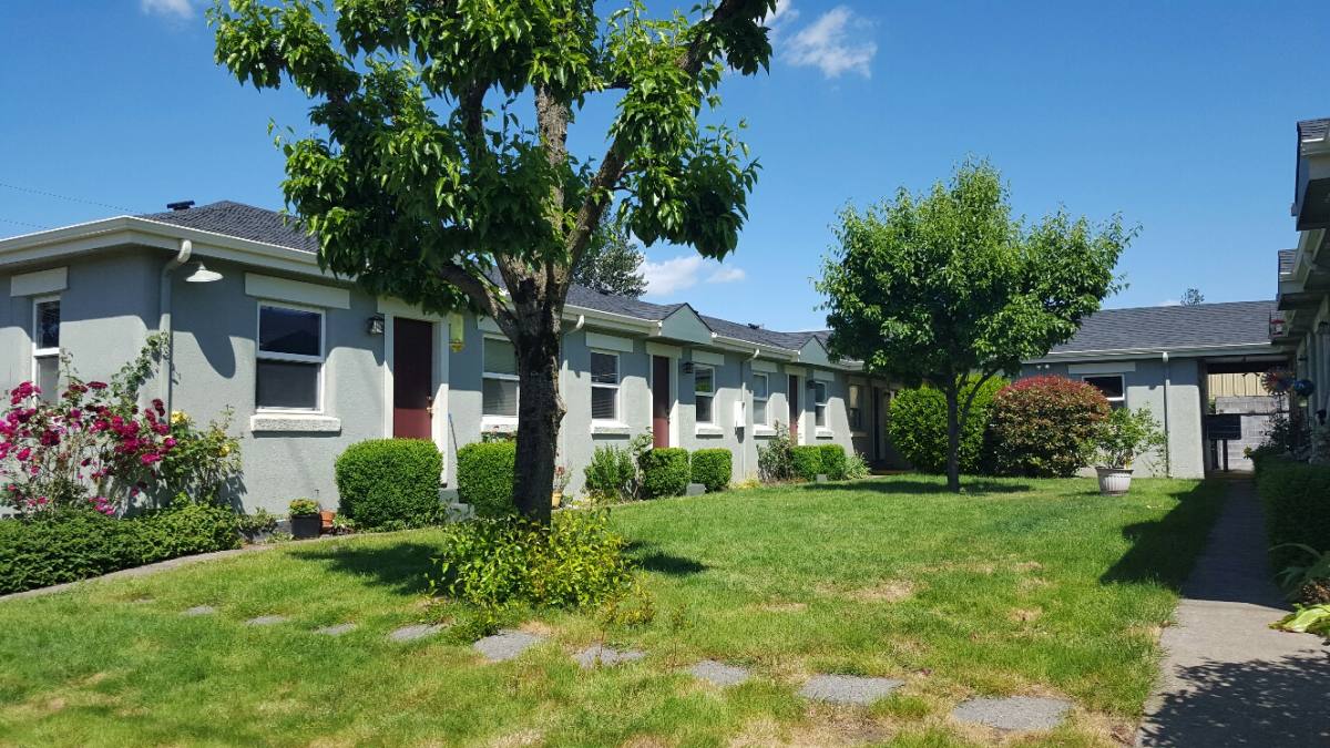 Apartment for rent at 1642 13th St SE, Salem, OR 97302