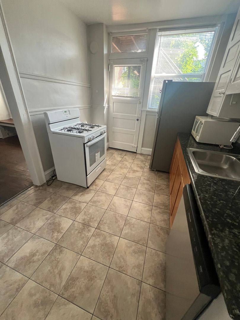 Apartment for rent at 11420 Hessler Rd, Cleveland, OH 44106