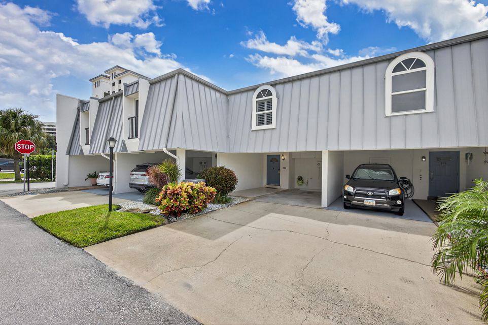Townhouse for rent at 382 Golfview Rd #C, North Palm Beach, FL 33408