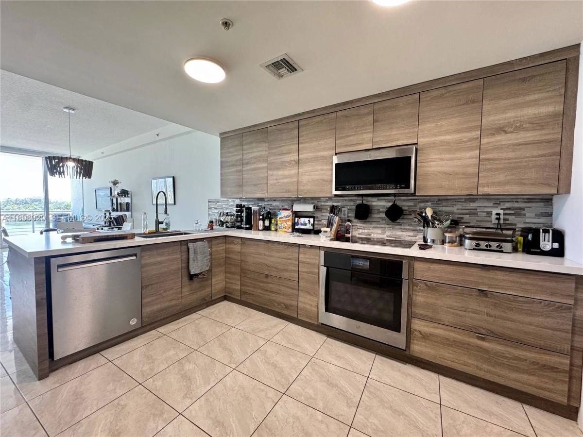 Condo for rent at 6580 Indian Creek Dr #404, Miami Beach, FL 33141