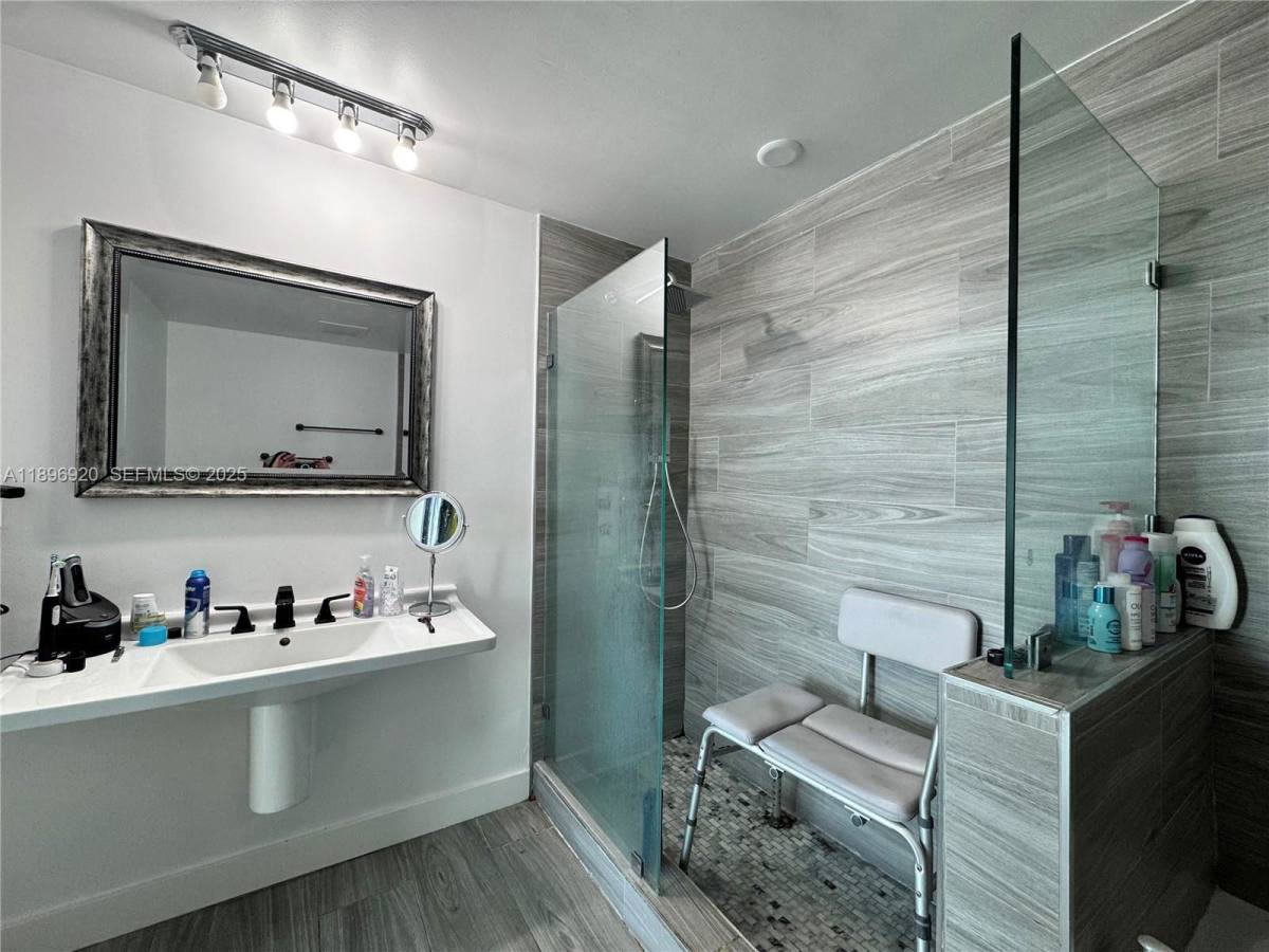 Condo for rent at 6580 Indian Creek Dr #404, Miami Beach, FL 33141