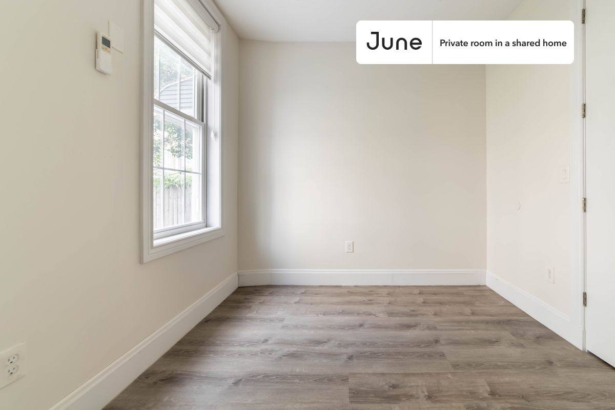 Apartment for rent at 39A Broome St, Brooklyn, NY 11222