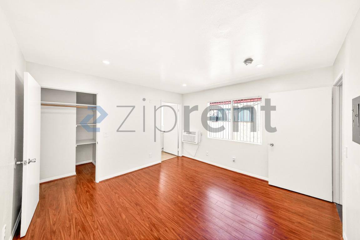 Apartment for rent at 843 S Ardmore Ave #204, Los Angeles, CA 90005