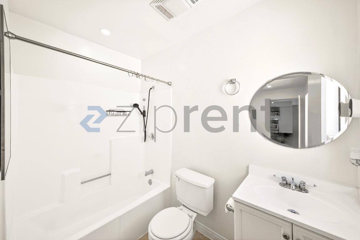 Apartment for rent at 843 S Ardmore Ave #204, Los Angeles, CA 90005