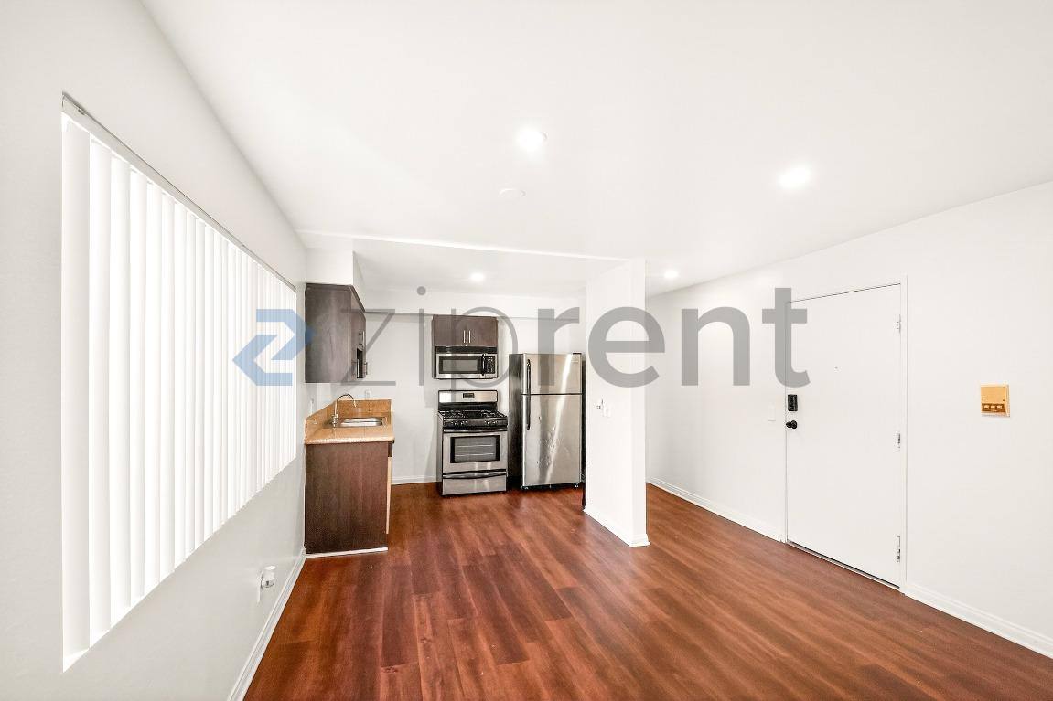 Apartment for rent at 843 S Ardmore Ave #204, Los Angeles, CA 90005