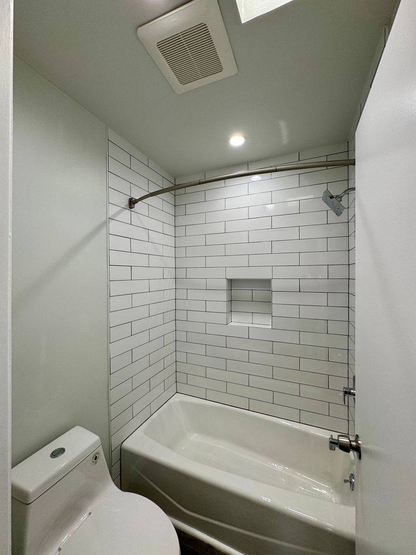 Apartment for rent at 1861 N Van Ness Ave, Los Angeles, CA 90028