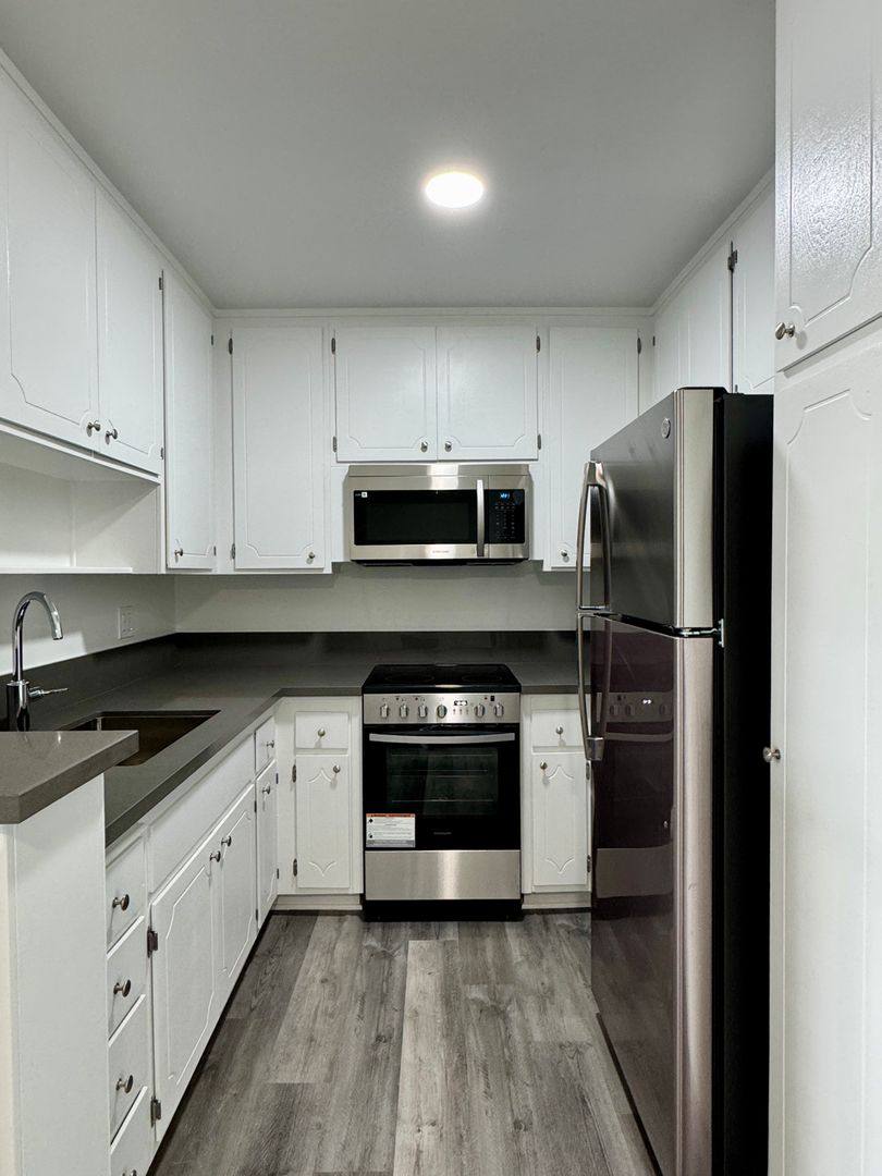 Apartment for rent at 1861 N Van Ness Ave, Los Angeles, CA 90028