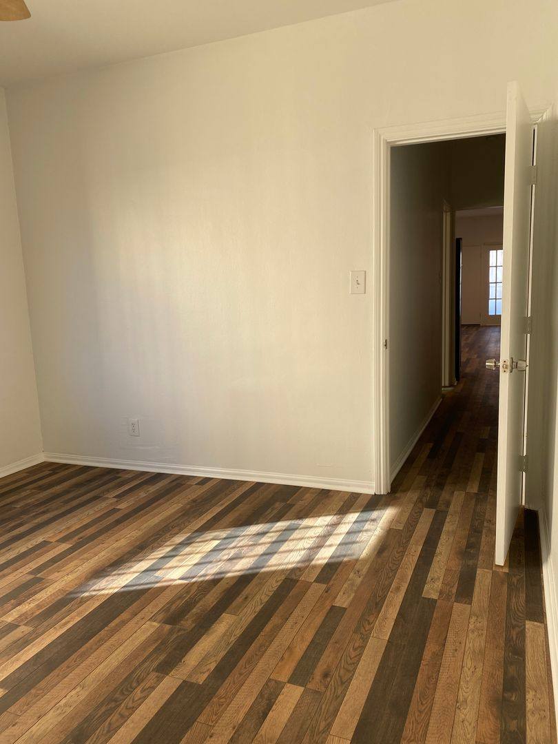 Apartment for rent at 2625 - 2627 1 2 Wellington Rd, Los Angeles, CA 90016