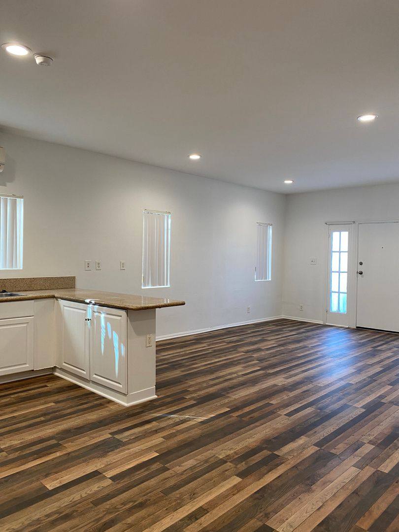 Apartment for rent at 2625 - 2627 1 2 Wellington Rd, Los Angeles, CA 90016