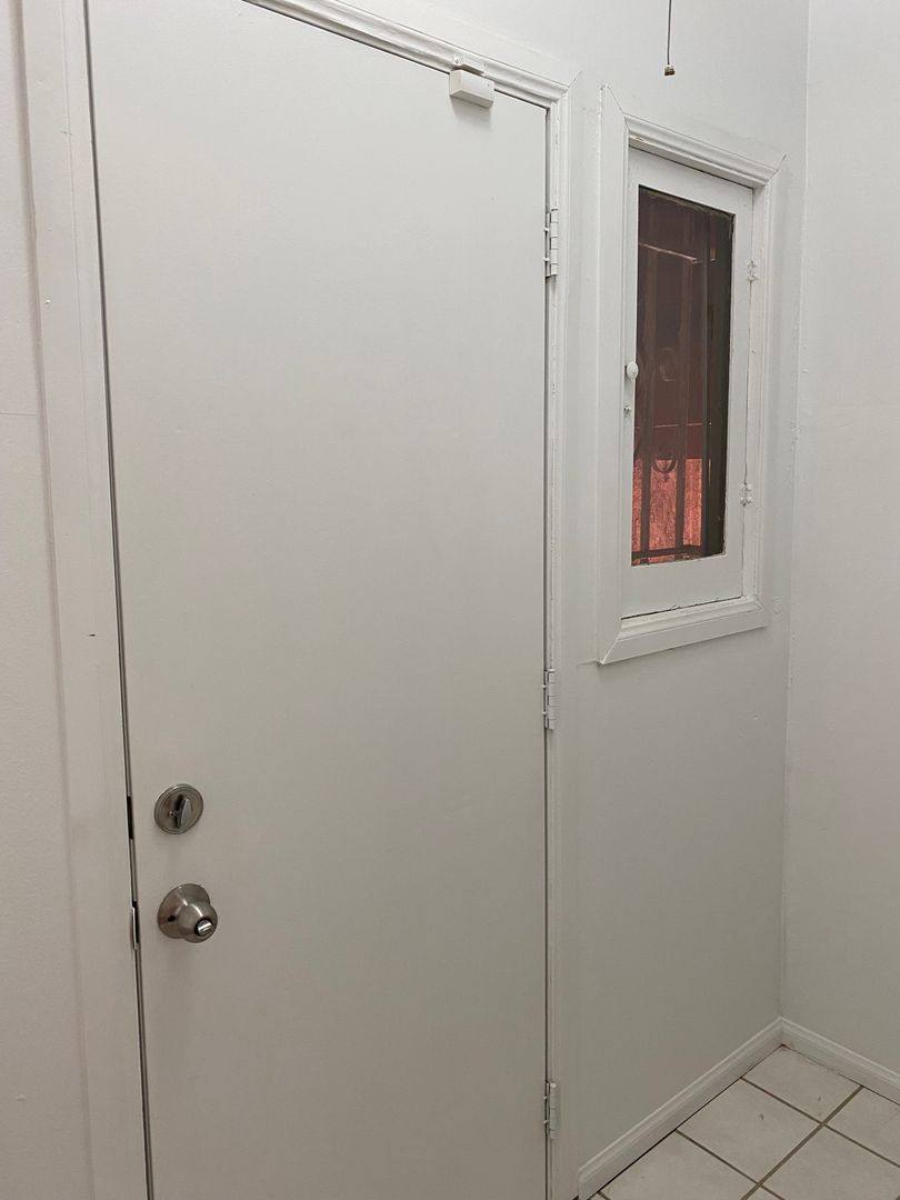 Apartment for rent at 2625 - 2627 1 2 Wellington Rd, Los Angeles, CA 90016
