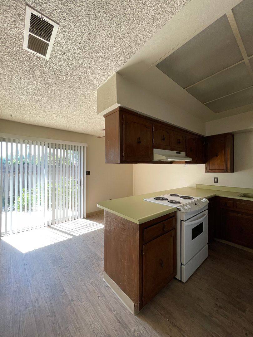 Apartment for rent at 291 W Alexander Ave, Merced, CA 95348