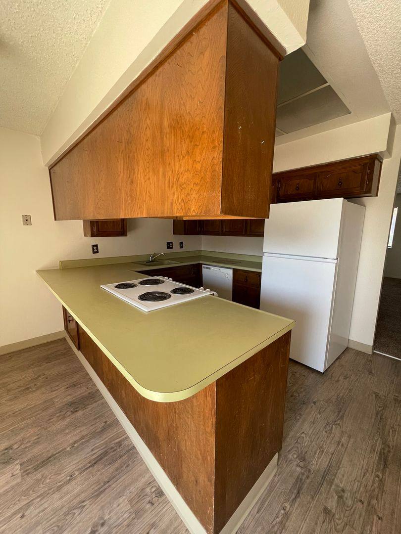 Apartment for rent at 291 W Alexander Ave, Merced, CA 95348