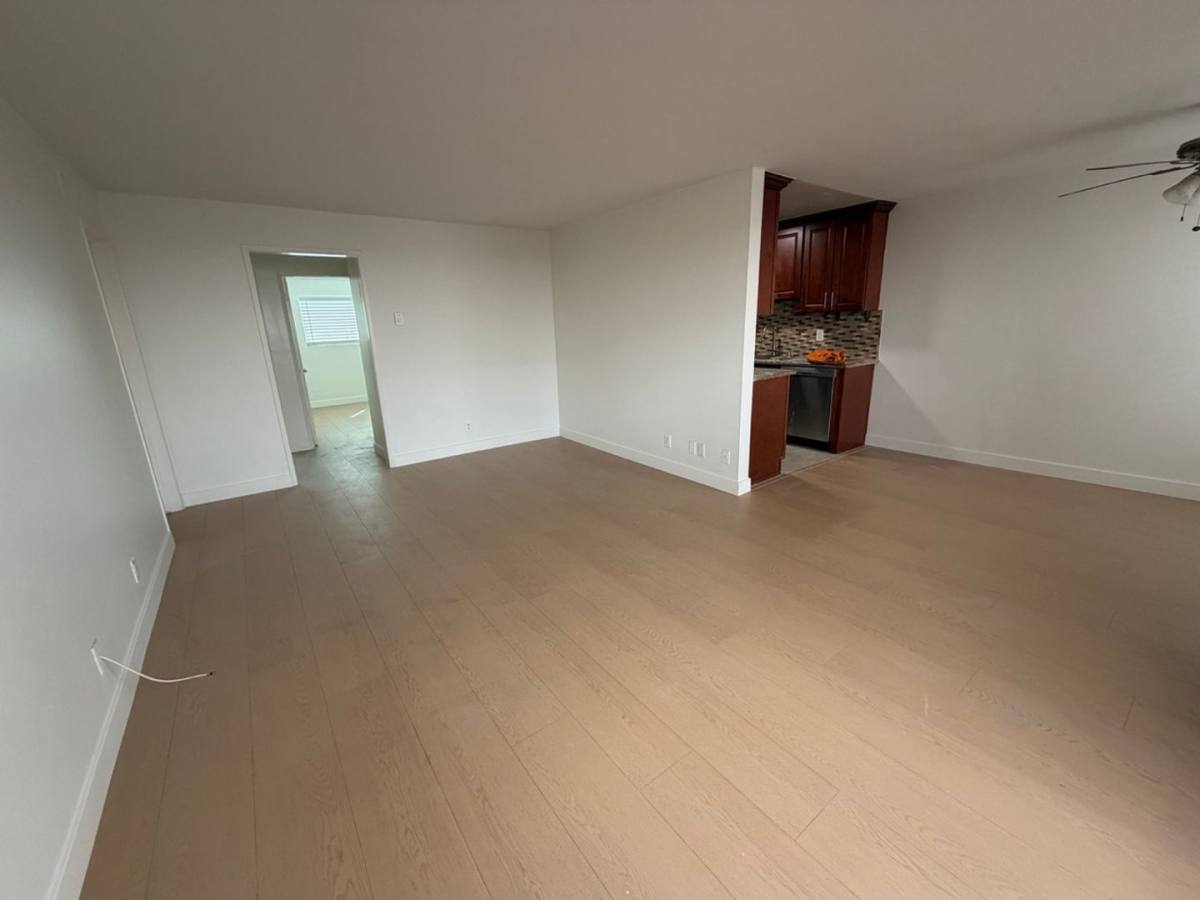 Apartment for rent at 1018 9th St, Santa Monica, CA 90403