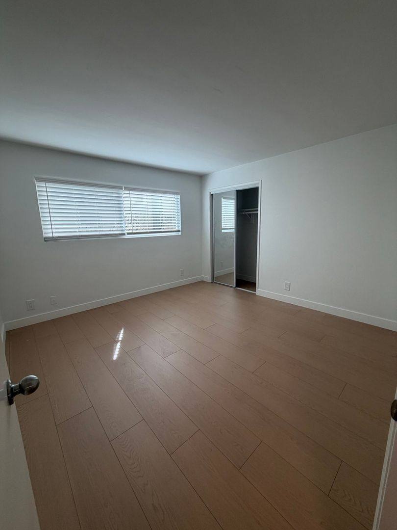 Apartment for rent at 1018 9th St, Santa Monica, CA 90403