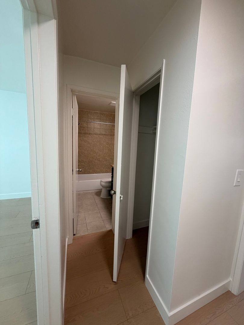 Apartment for rent at 1018 9th St, Santa Monica, CA 90403