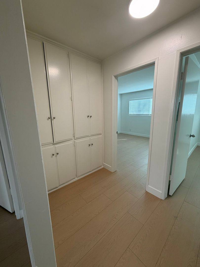 Apartment for rent at 1018 9th St, Santa Monica, CA 90403