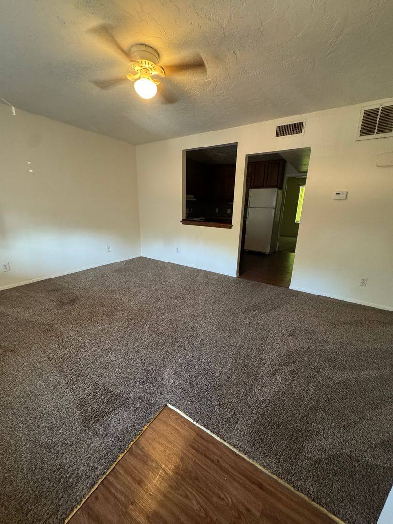 Apartment for rent at 204 W Gooch St, Palestine, TX 75801