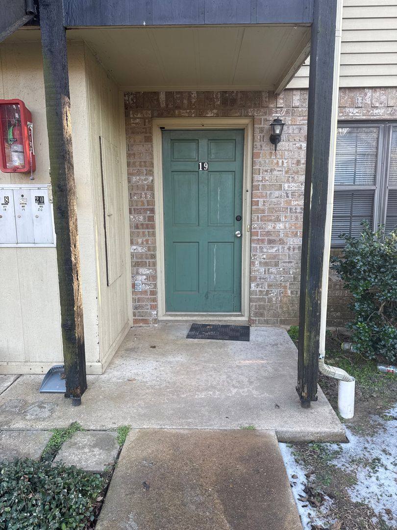 Apartment for rent at 204 W Gooch St, Palestine, TX 75801