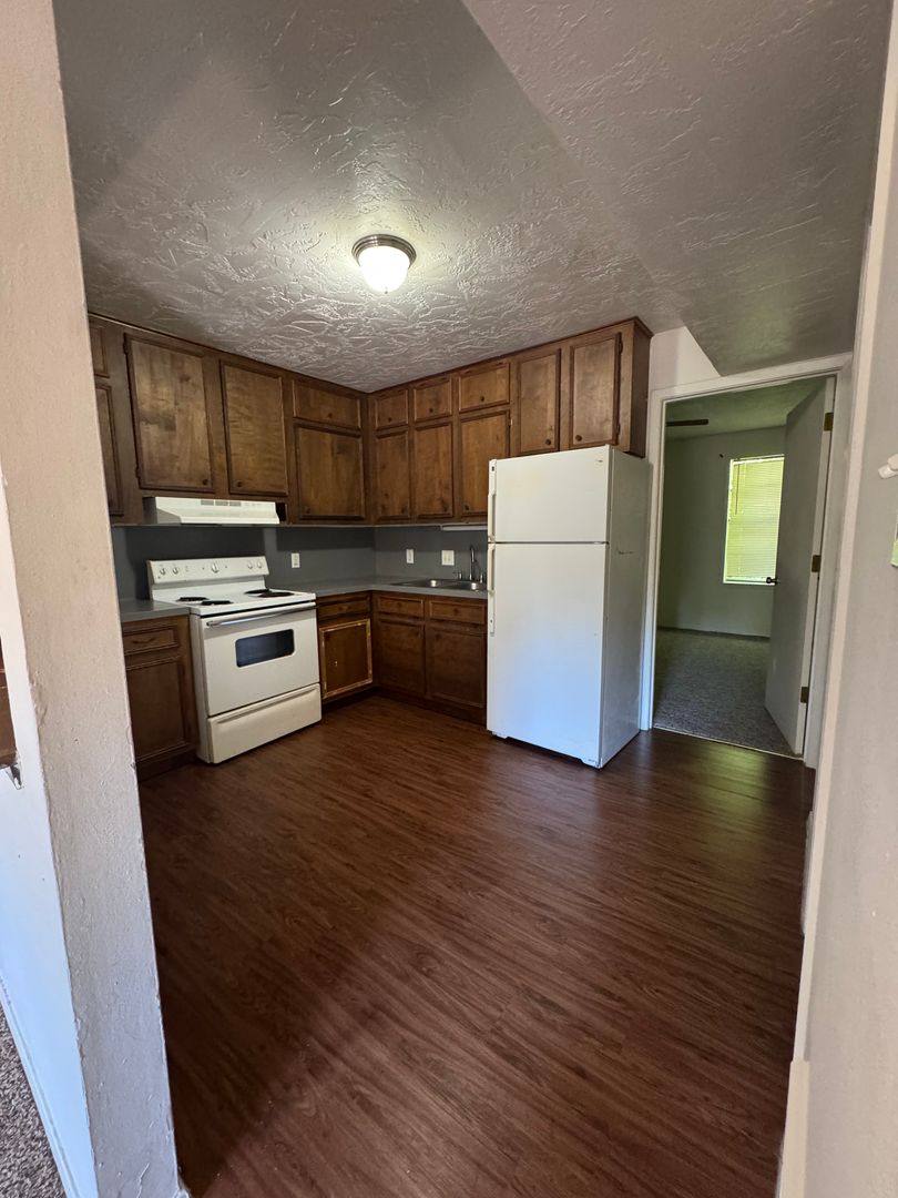Apartment for rent at 204 W Gooch St, Palestine, TX 75801