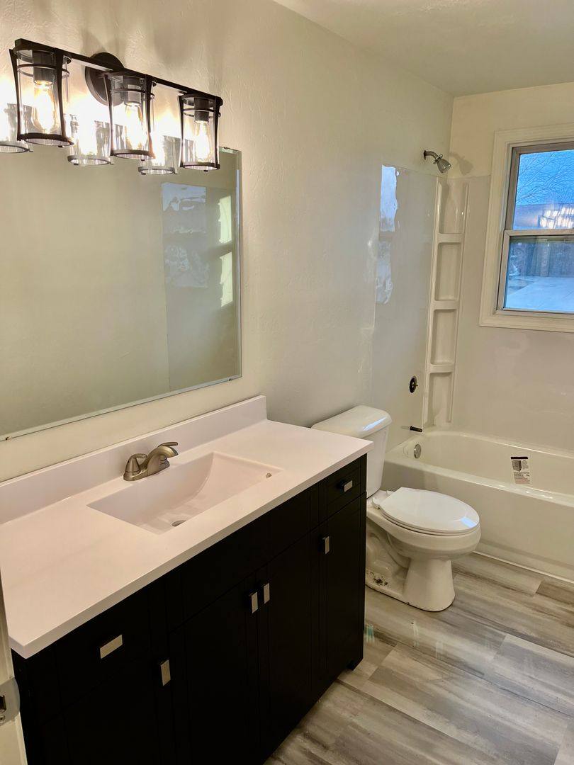 Apartment for rent at 1708-1712 Amy St, Green Bay, WI 54302