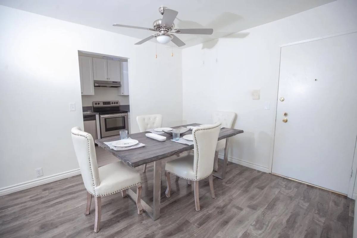 Apartment for rent at 12325 Chandler Blvd, Valley Village, CA 91607