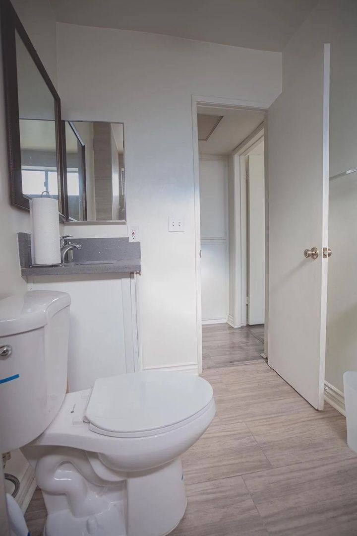 Apartment for rent at 12325 Chandler Blvd, Valley Village, CA 91607