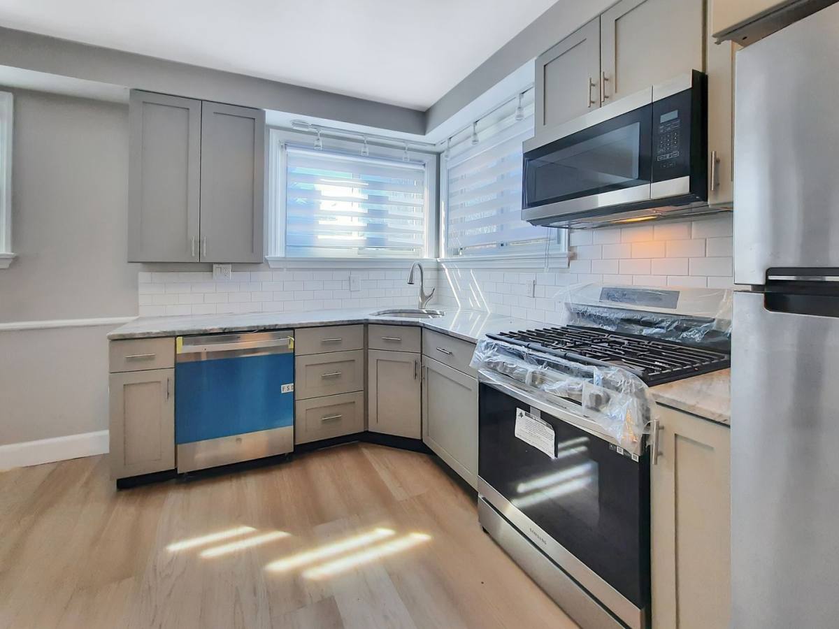 Apartment for rent at 214 Sudbrook Lane, Pikesville, MD 21208