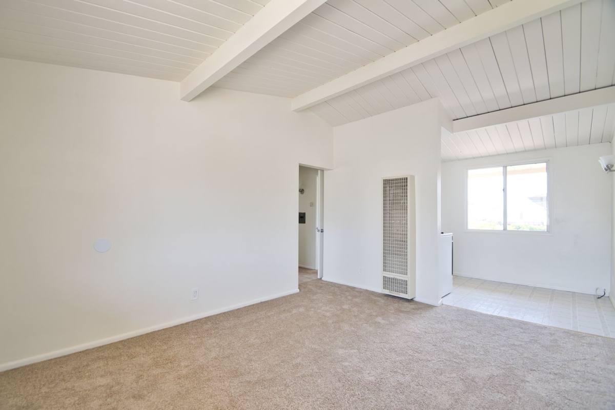 Apartment for rent at 2504 Aviation Blvd, Redondo Beach, CA 90278