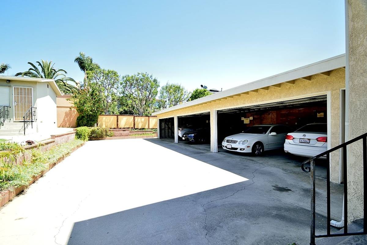Apartment for rent at 2504 Aviation Blvd, Redondo Beach, CA 90278