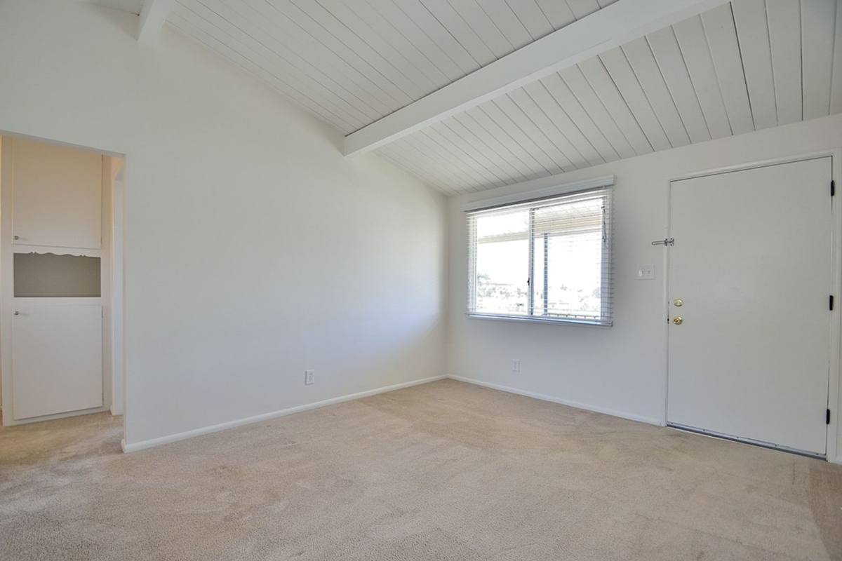 Apartment for rent at 2504 Aviation Blvd, Redondo Beach, CA 90278