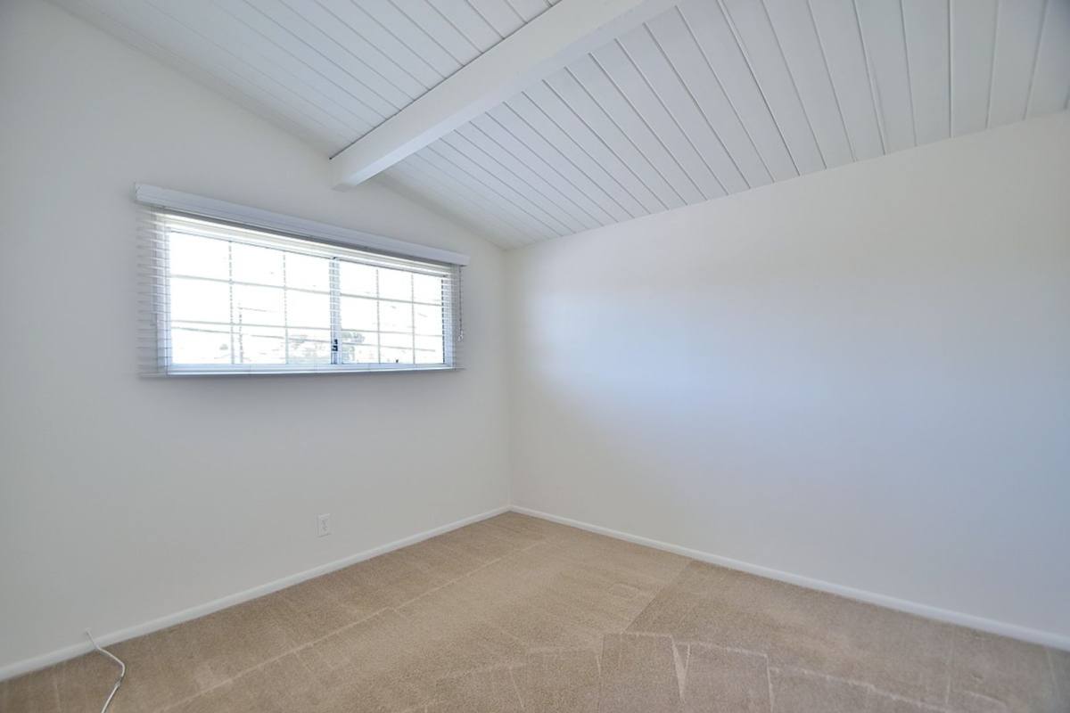 Apartment for rent at 2504 Aviation Blvd, Redondo Beach, CA 90278