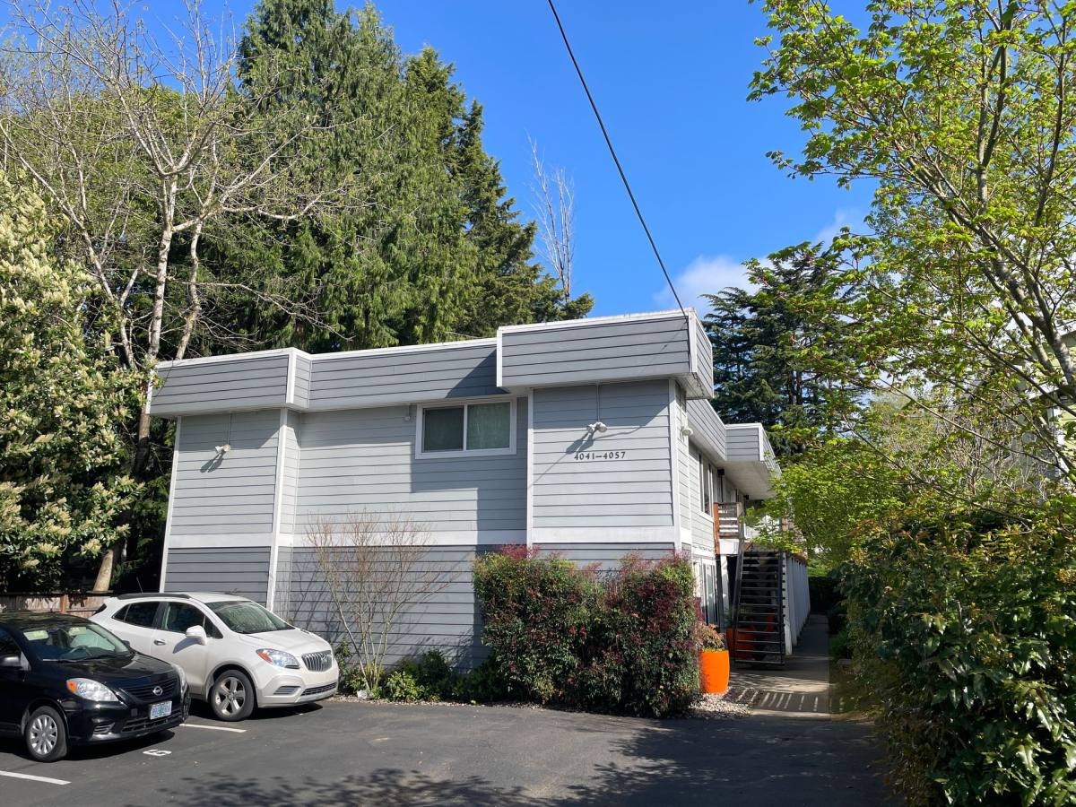 Apartment for rent at 4041 SE Gladstone St, Portland, OR 97202