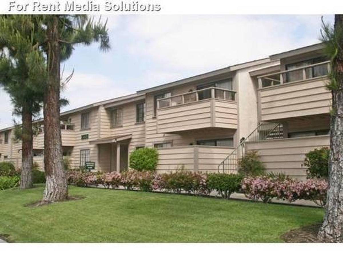 Apartment for rent at 2555 W Lincoln Ave, Anaheim, CA 92801