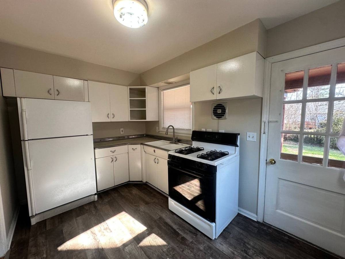 Apartment for rent at 3009 Rosedale Blvd, Louisville, KY 40220