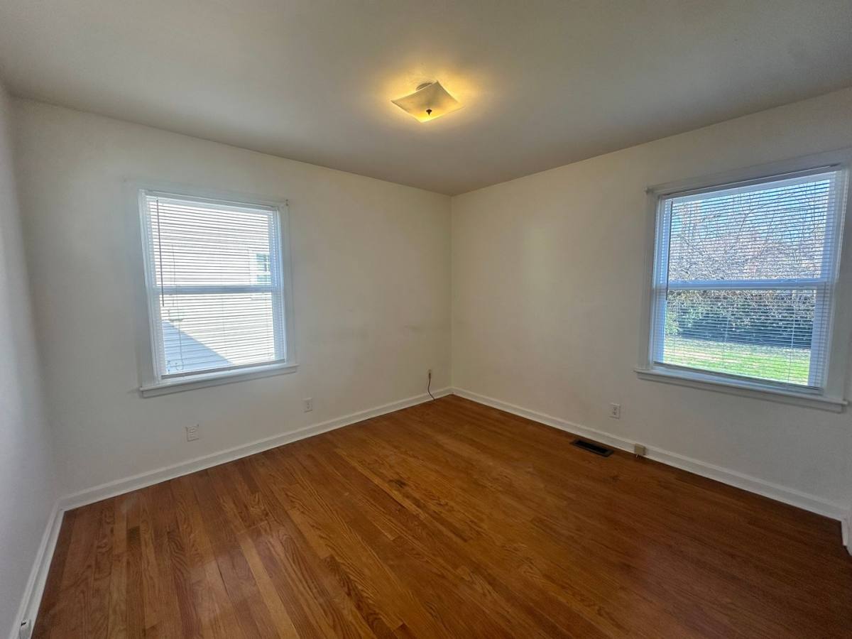 Apartment for rent at 3009 Rosedale Blvd, Louisville, KY 40220