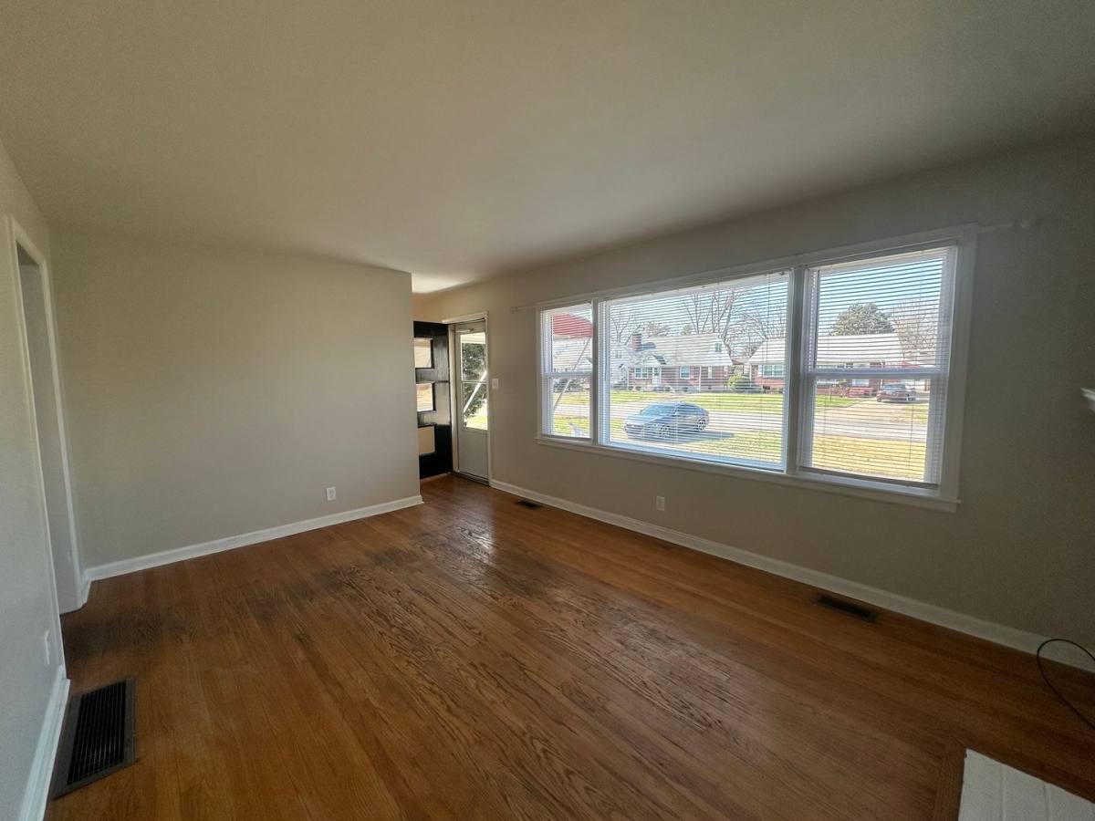 Apartment for rent at 3009 Rosedale Blvd, Louisville, KY 40220