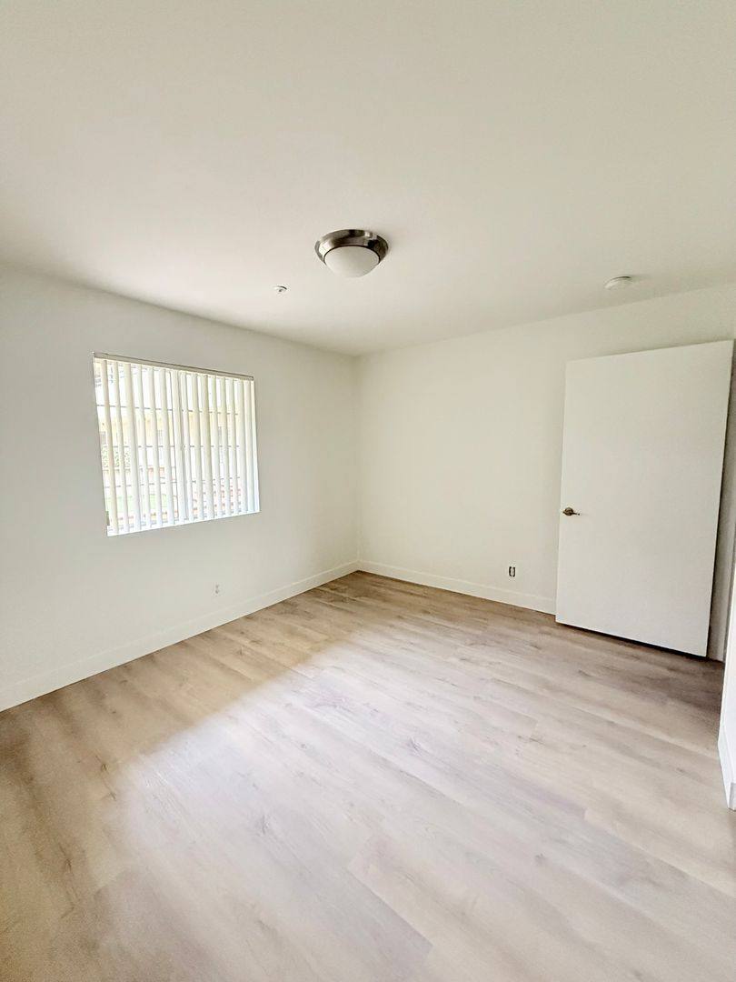 Apartment for rent at 715 S Oxford Ave, Los Angeles, CA 90005
