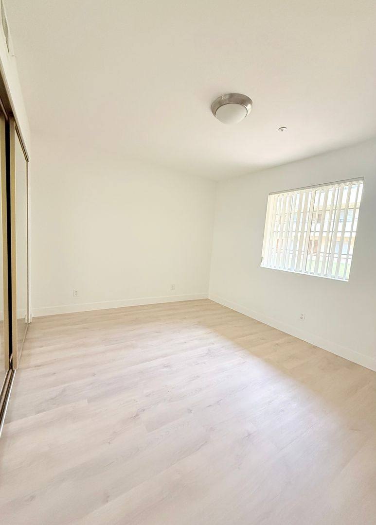 Apartment for rent at 715 S Oxford Ave, Los Angeles, CA 90005