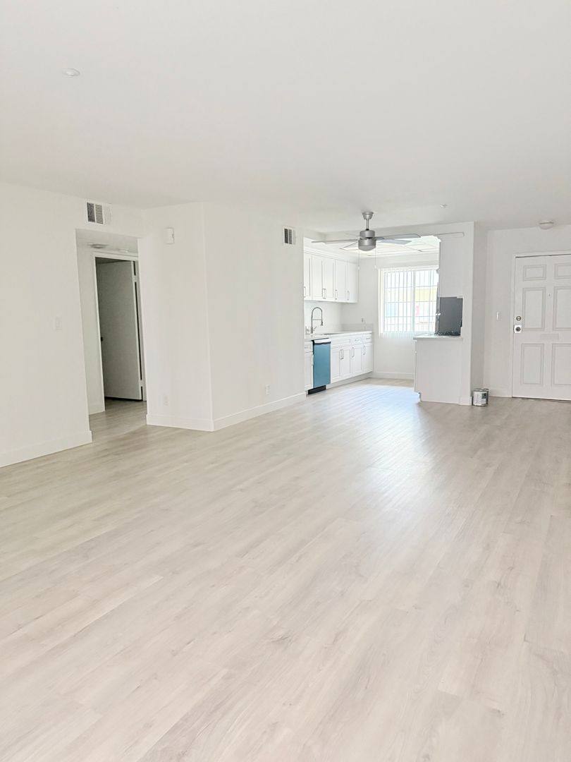 Apartment for rent at 715 S Oxford Ave, Los Angeles, CA 90005