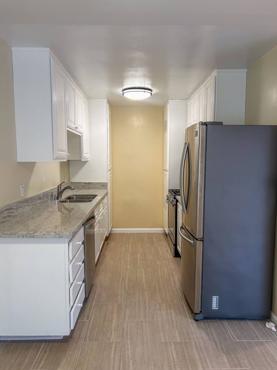 Apartment for rent at 3910 Coco Ave, Los Angeles, CA 90008