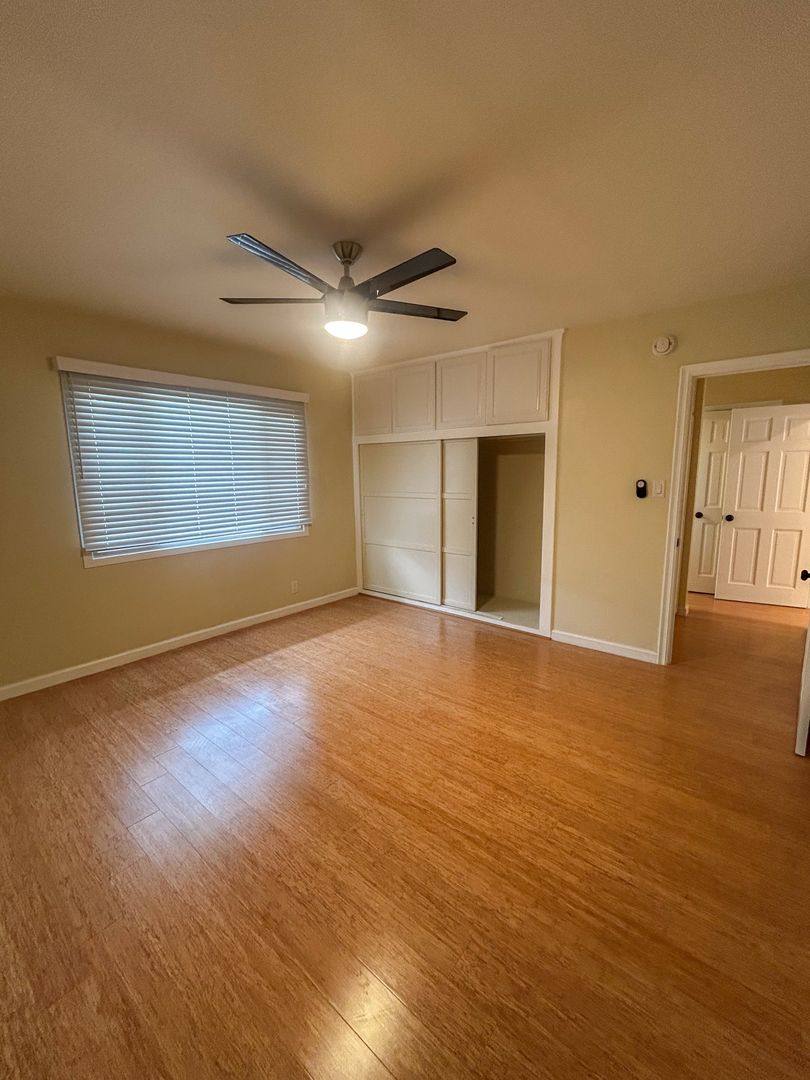 Apartment for rent at 3910 Coco Ave, Los Angeles, CA 90008