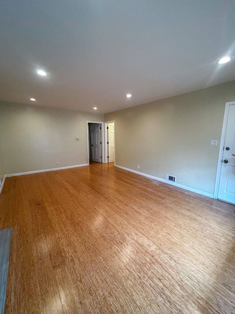 Apartment for rent at 3910 Coco Ave, Los Angeles, CA 90008